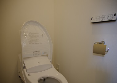 女性専用シニア・シェアハウス、ルツ館のAタイプ居室のトイレ写真